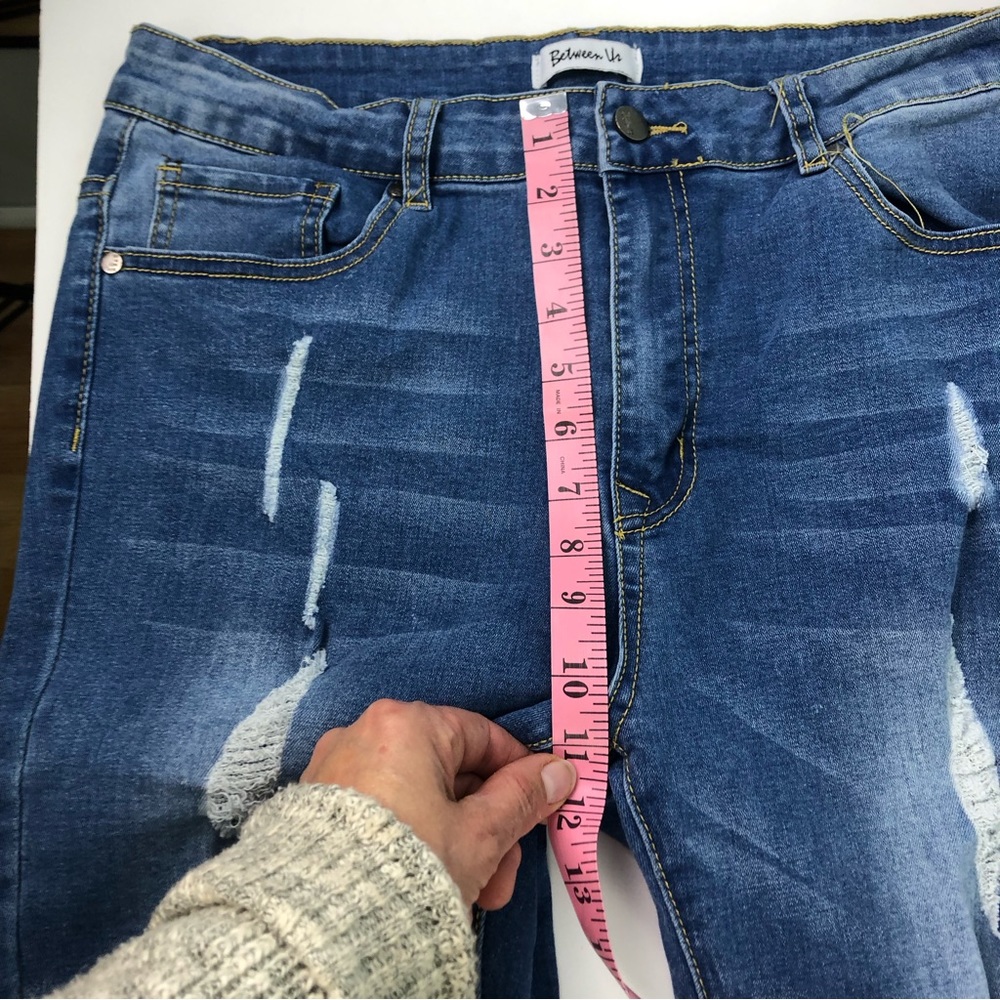 Between Us Distressed Light Wash Blue Jeans Size 18 - Picture 12 of 13